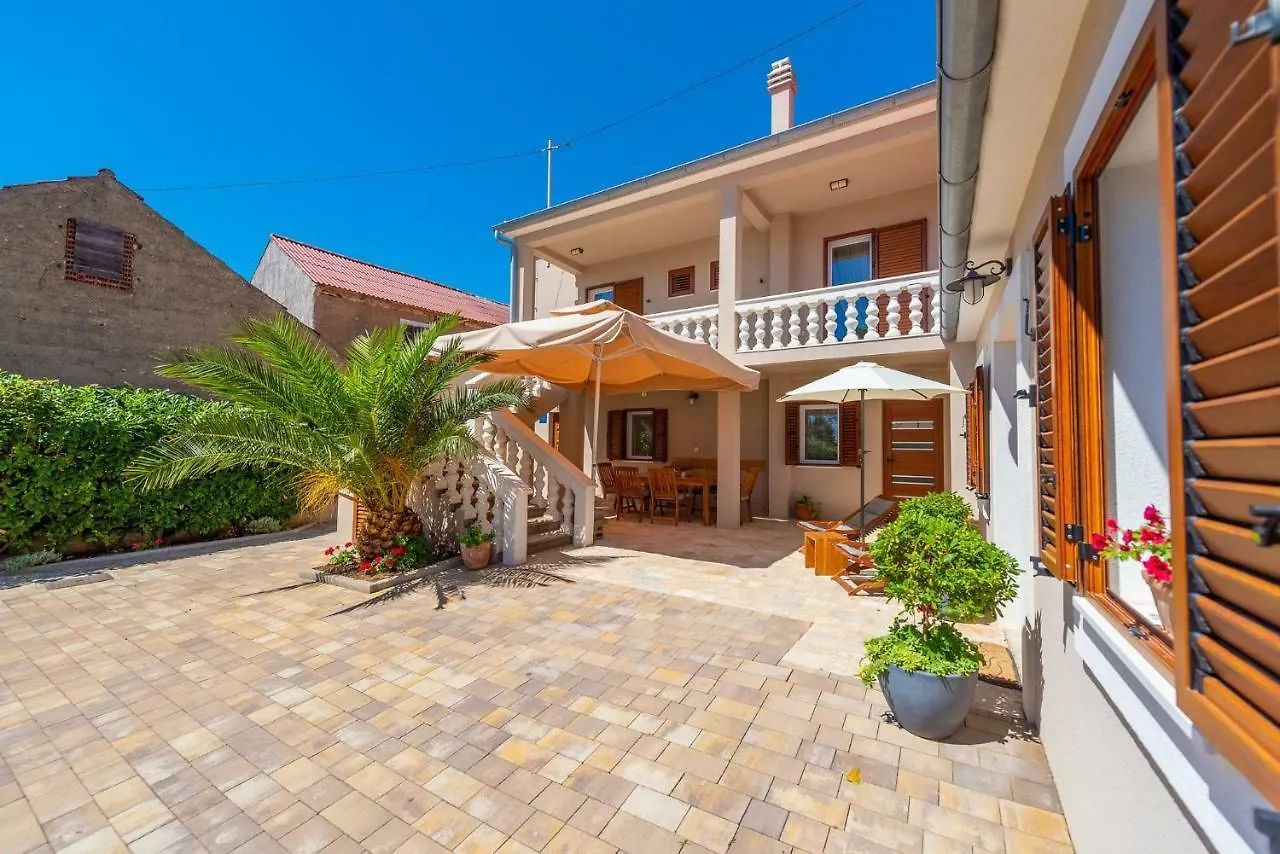 Holiday Home Privlaka/Zadar Riviera 8218 Nin