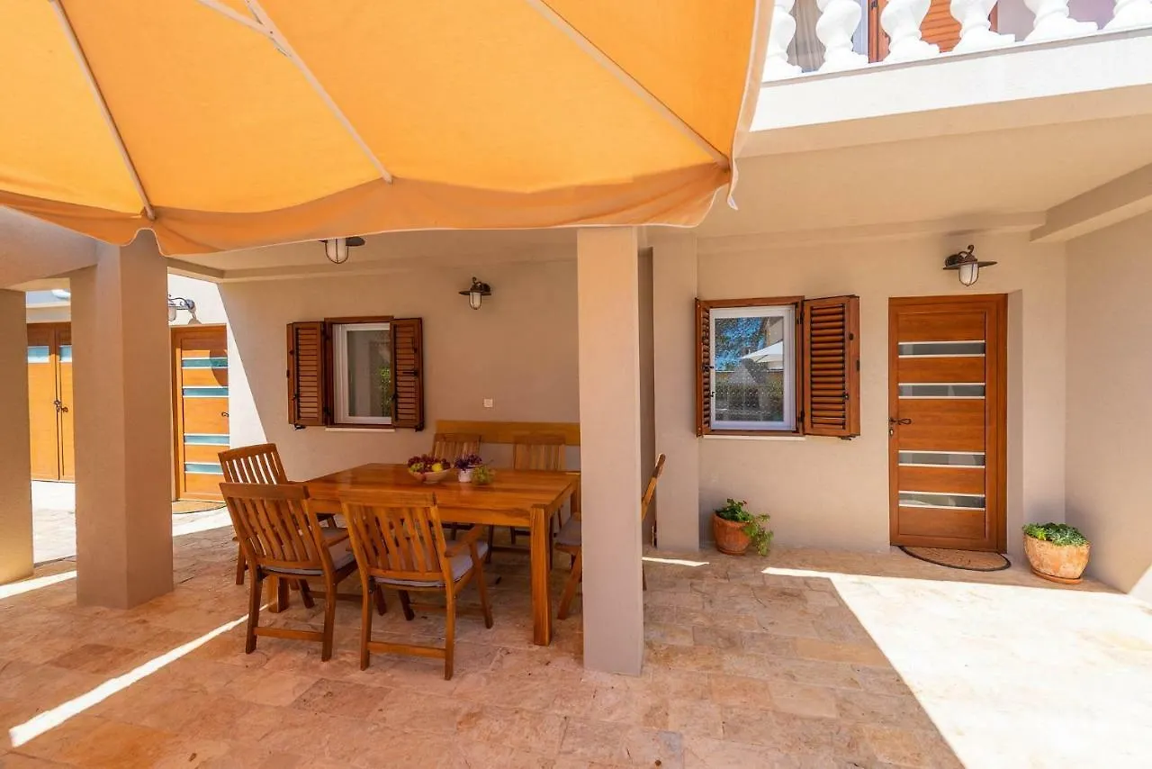 Holiday Home Privlaka/Zadar Riviera 8218 Croatia